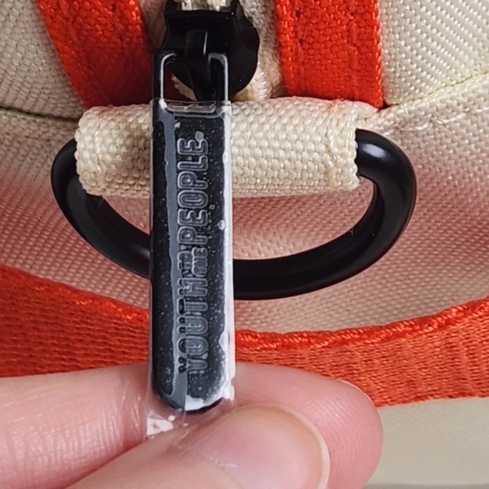 NIB YOUTH TO THE PEOPLE YOUTH SCREEN LTD EDITION CROSSBODY BAG - Picture 13 of 13